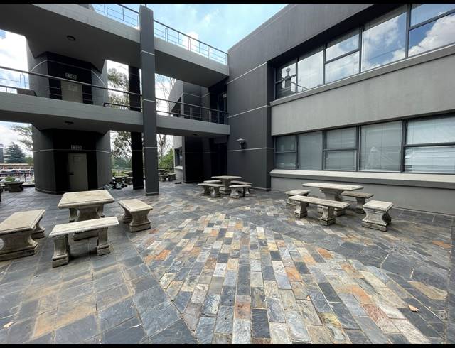 3,400M² OFFICE TO LET IN PARKTOWN